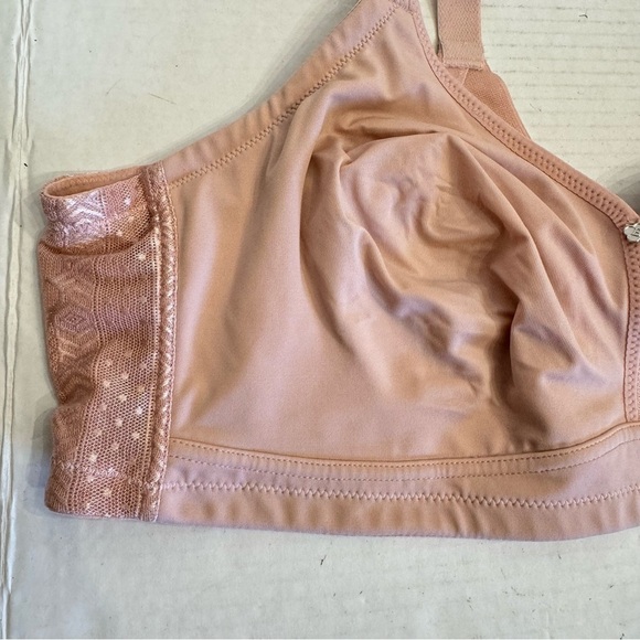 44C Breezies Bra Nude Rose Seamless Wirefree Support - Picture 2 of 16